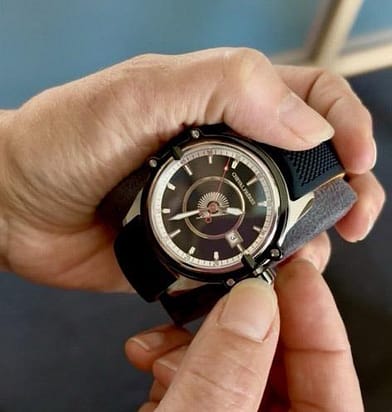 Montre Bracelet Homme Plaquée Or – Couronne Et Poussoirs – Étanche – Sans Marque